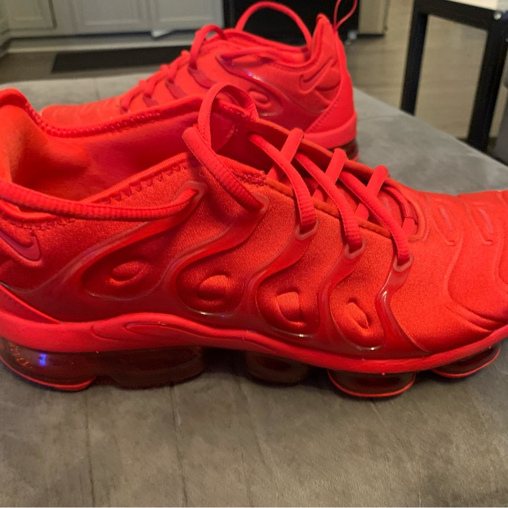 Nike Air VaporMax Plus Triple Red Running Shoes CW6973-600 Mens 10.5.